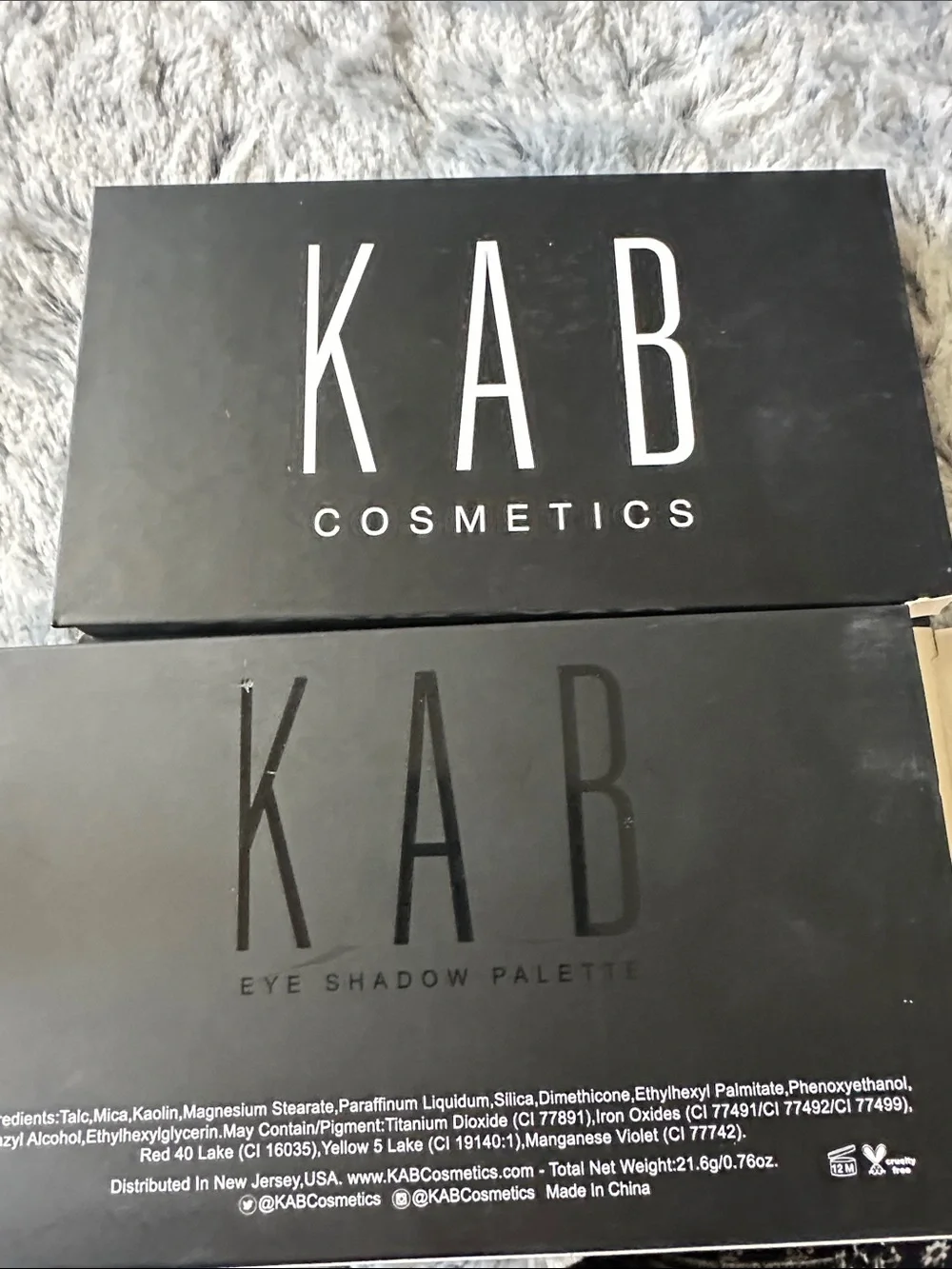 NIB - KAB Cosmetics ‘Day + Night’ Eyeshadow Palette